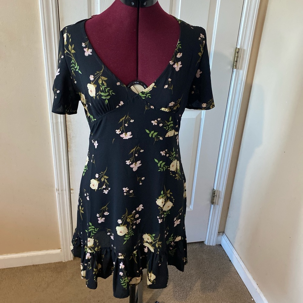 BUY ONE GET ONE FREE

Floral Black Dress